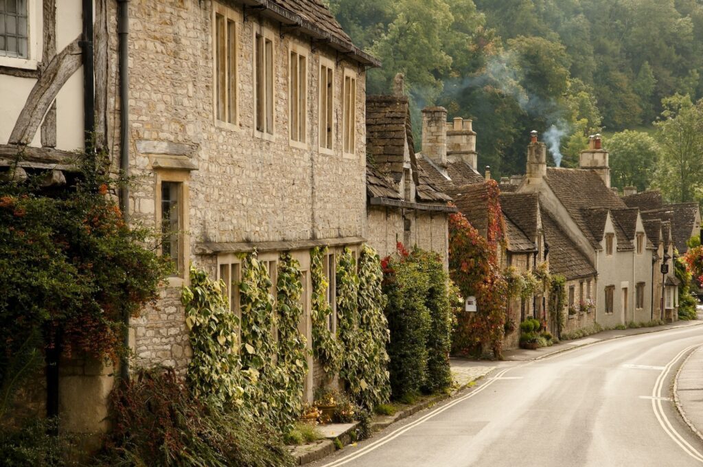 Our Glos & the cotswolds airbnb management services include housekeeping, maintenance, bookings and more
